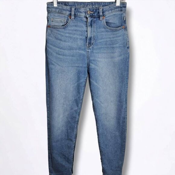 American Eagle Women's Mom Jeans size 4 Short - Picture 1 of 7